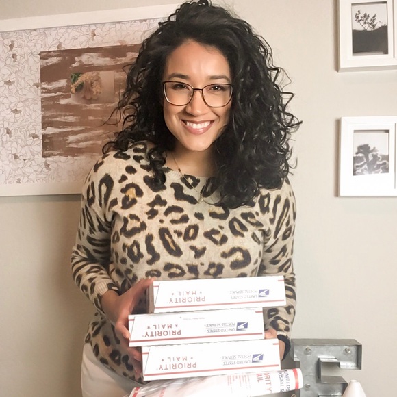 Meet your Posher, Eunice - Picture 1 of 1